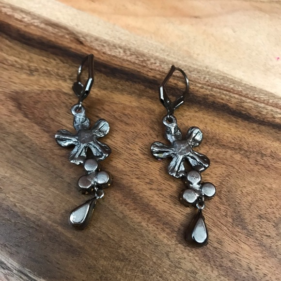 Crystal flower pendant pink earrings - Picture 7 of 8